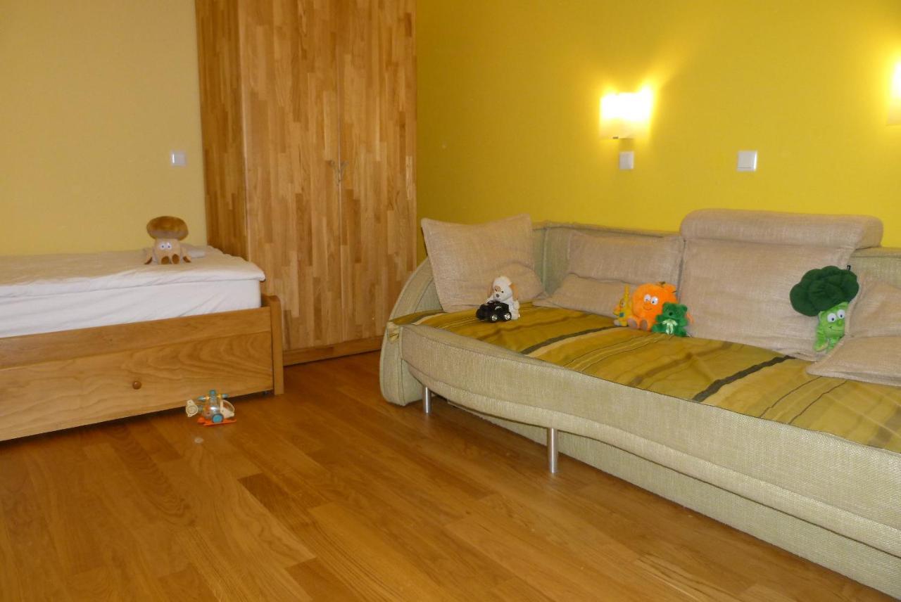 Guest House Eco Vila Mila روغاسكا سْلاتِنا المظهر الخارجي الصورة