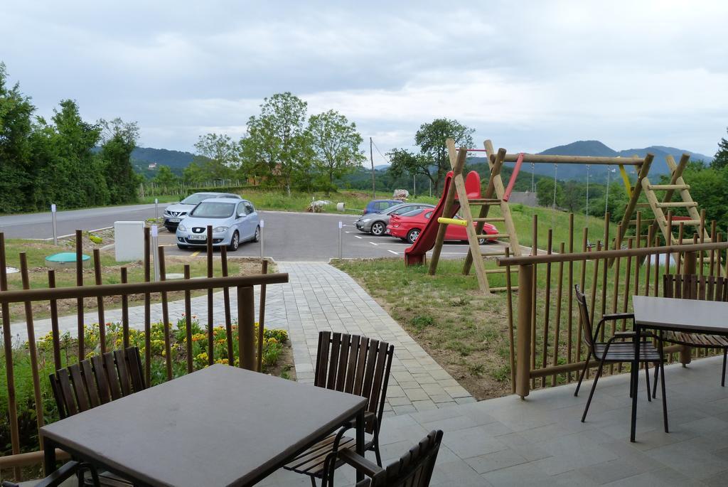 Guest House Eco Vila Mila روغاسكا سْلاتِنا المظهر الخارجي الصورة