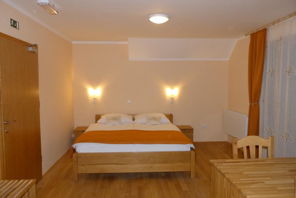 Guest House Eco Vila Mila روغاسكا سْلاتِنا المظهر الخارجي الصورة
